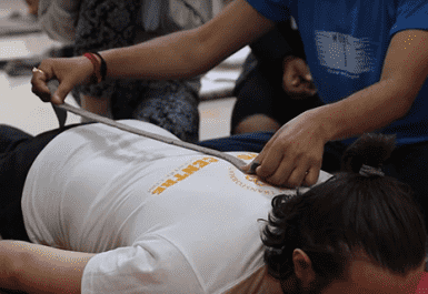 How can you tell if you have hyperkyphosis?