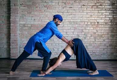 10 reasons why practitioners end up injuring themselves during asana practice:
